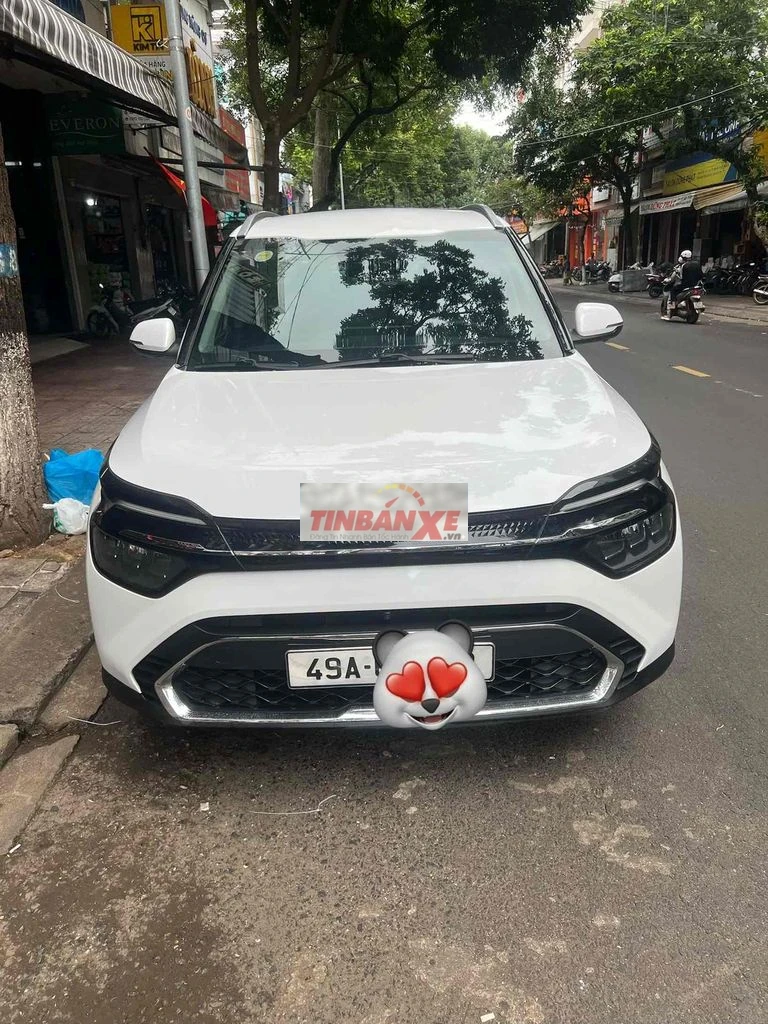Kia Carens Luxury 2023 Trắng 7 chỗ
