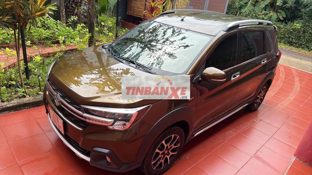 Suzuki XL7 7 chỗ màu Nâu