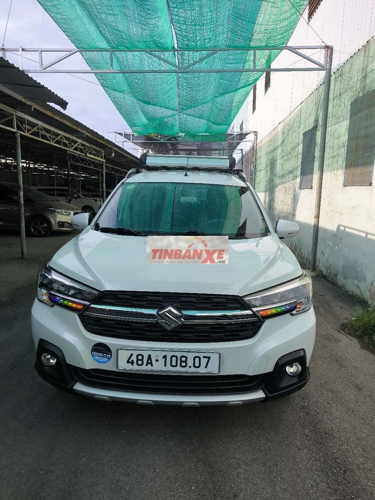 Suzuki XL7 2022 Trắng 7 chỗ