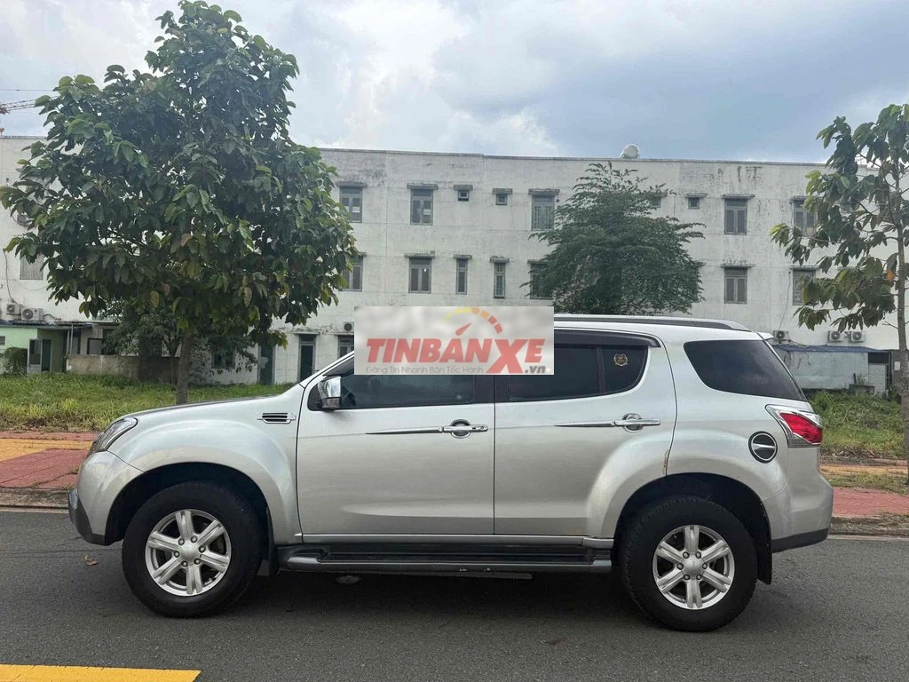Isuzu Mu X 2016 3.0 AT - 12345 km