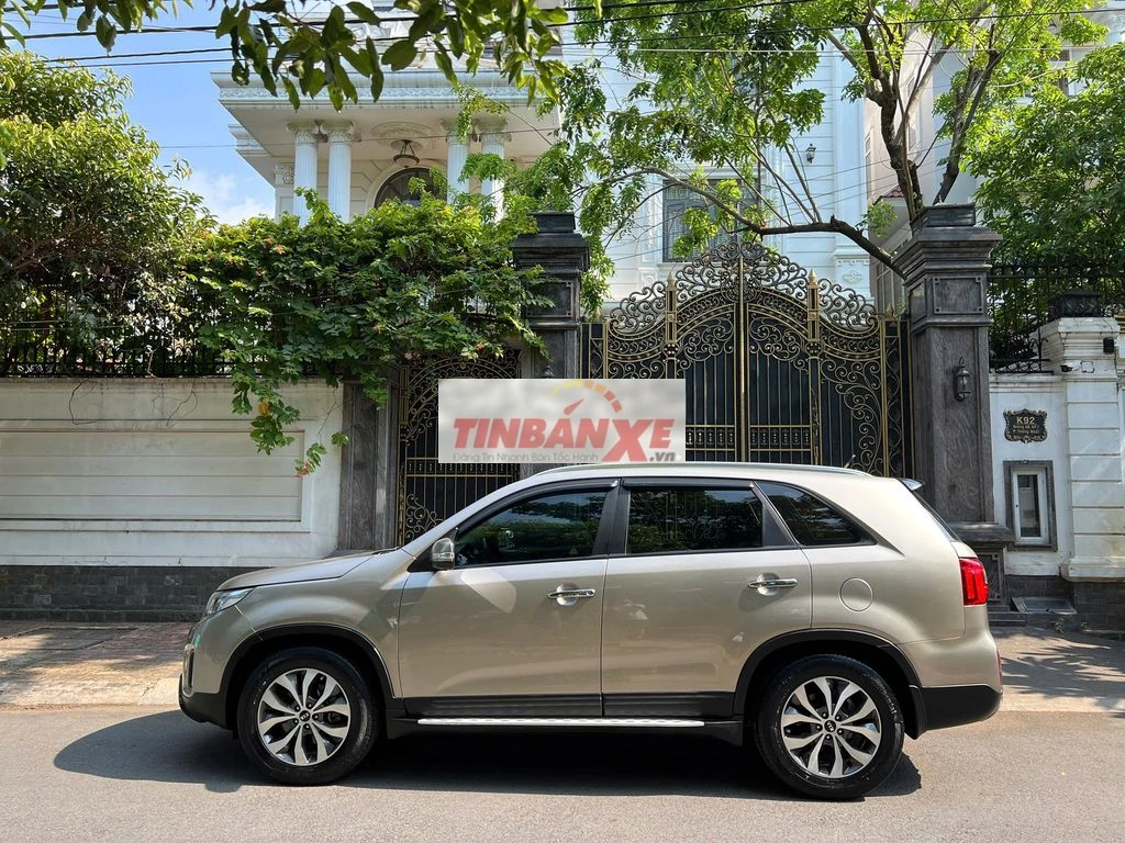 Kia Sorento 2018 2.2 Dath Vàng ghi Dầu