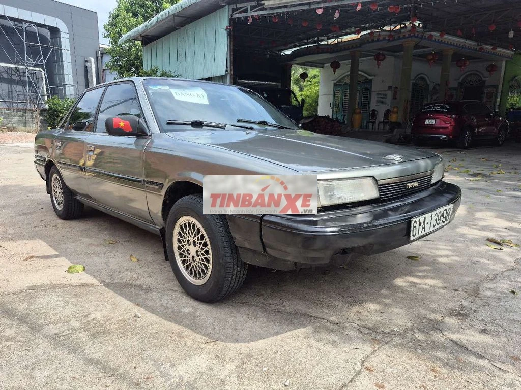 Toyota Camry 1988 Số sàn mâm vỏ mới .đ kiểm mới