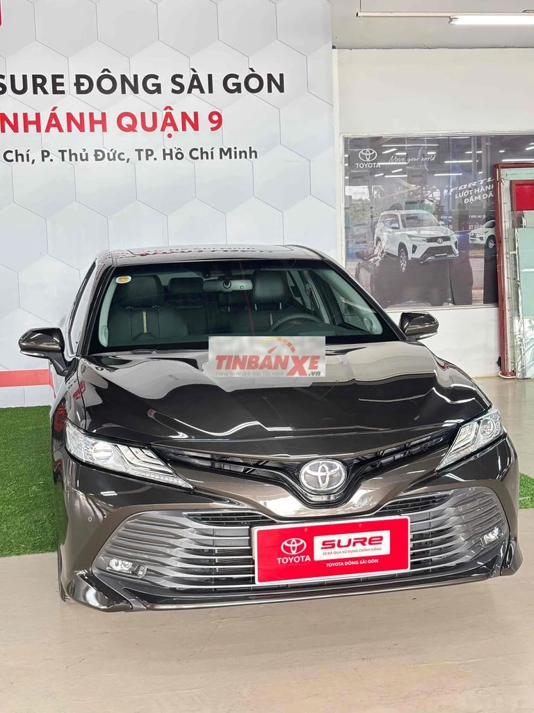 Toyota Camry 2.5Q 2021 Nâu
