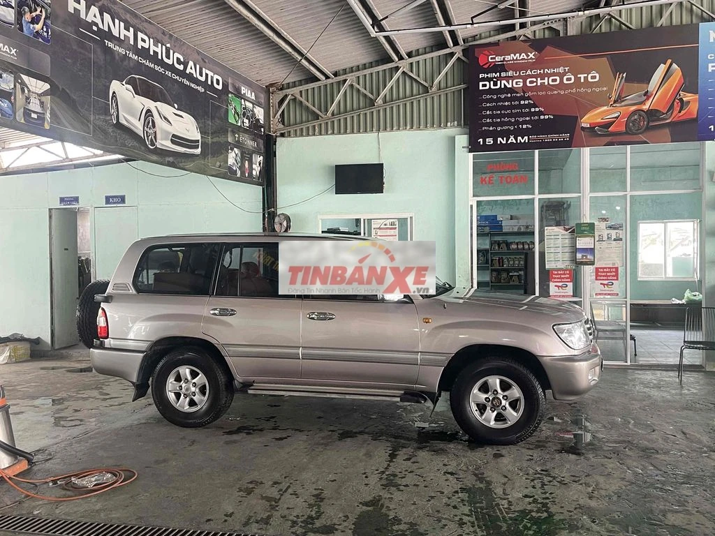 Toyota Land Cruiser 8 chỗ Xăng Số sàn Nhật Bản