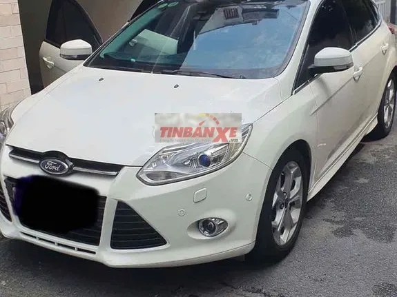 Ford Focus 2015 Hatchback Trắng Tự động 130.000km