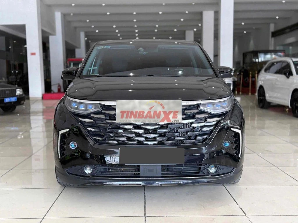 Hyundai Custin 2.0 2023 cao cấp độ 160tr phụ kiện