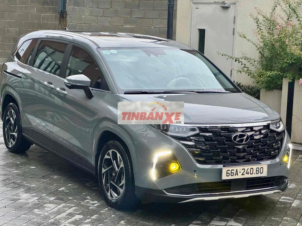 Hyundai Custin 2.0L 2024 7 chỗ Tự Động Xám