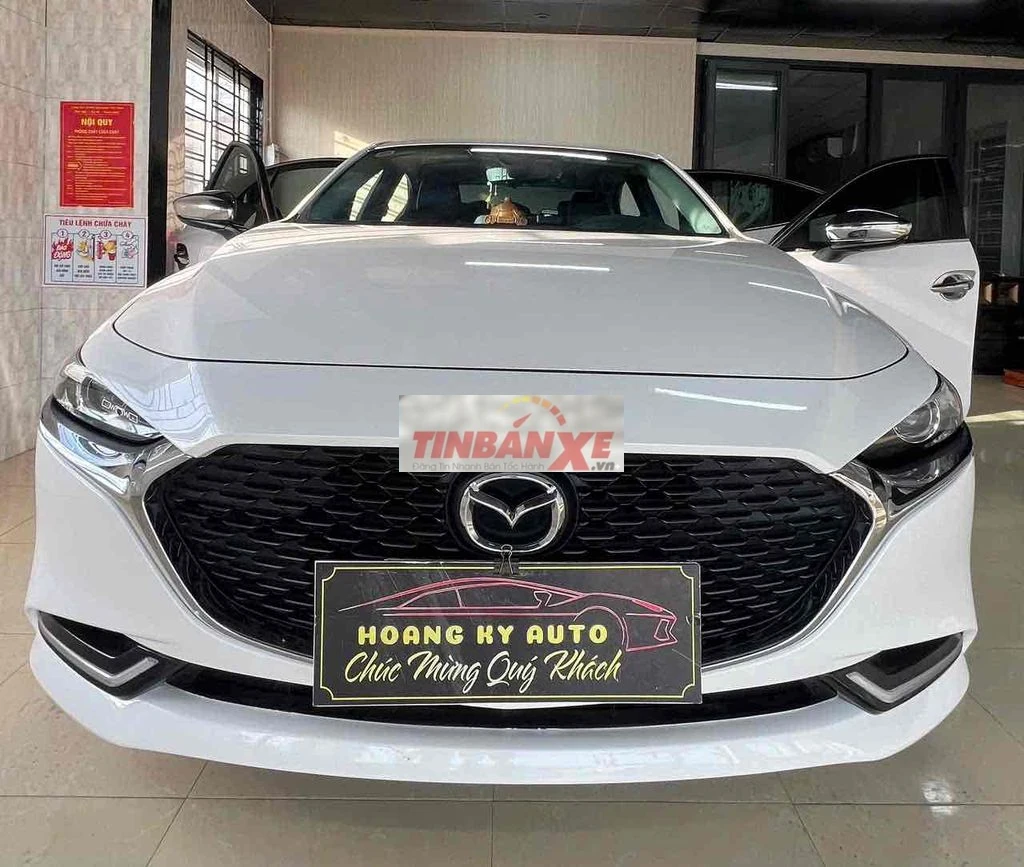 Mazda Mazda 3 Luxury Trắng Xăng