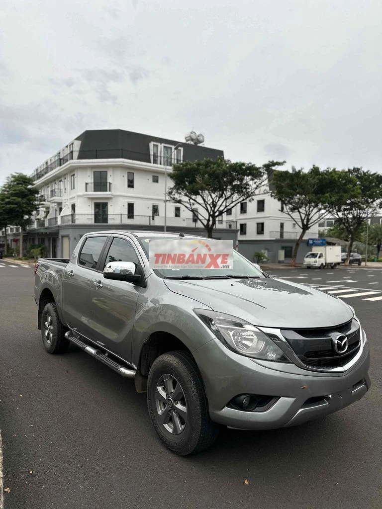 Mazda BT-50 2016 2 cầu 4x4 Số sàn Xám