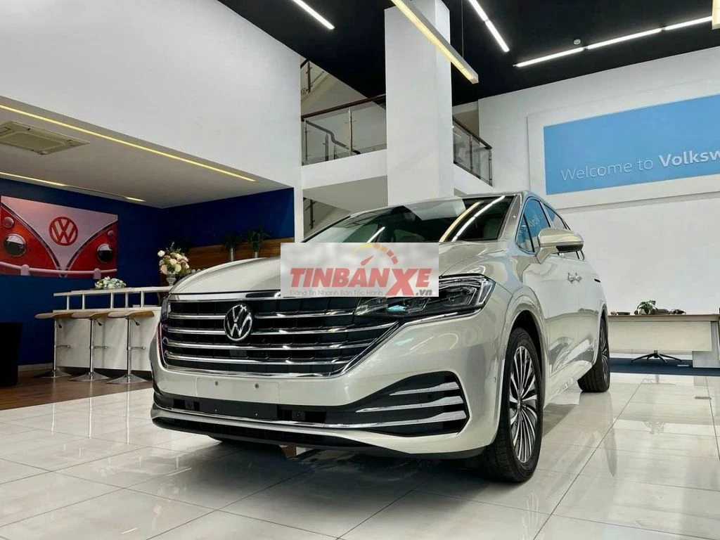 Volkswagen Viloran Luxury MPV 2025 Bạc