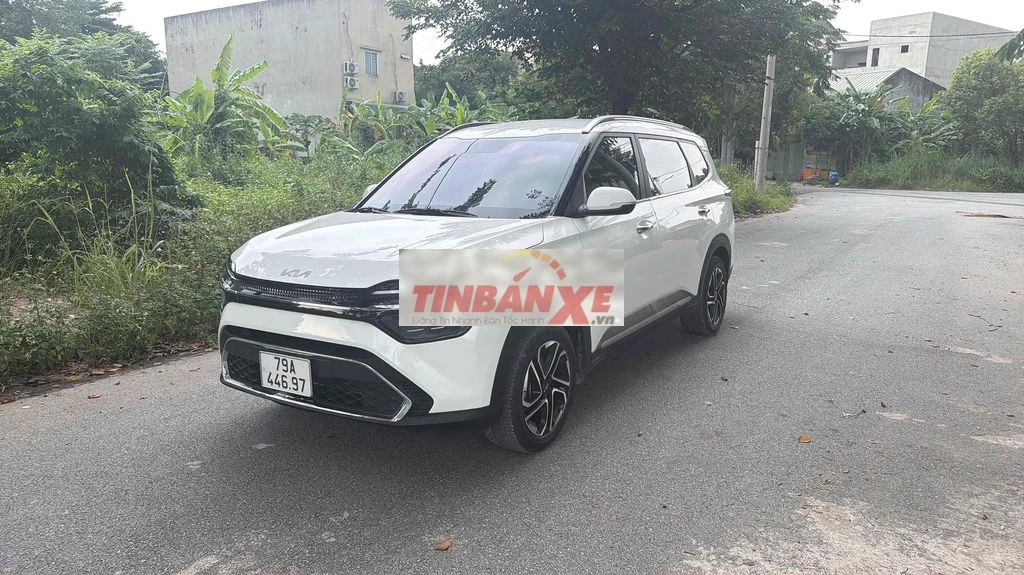 Kia Carens 7 chỗ màu Trắng