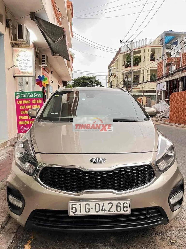 Kia Rondo 2.0 AT 2018 chạy 9 vạn zin