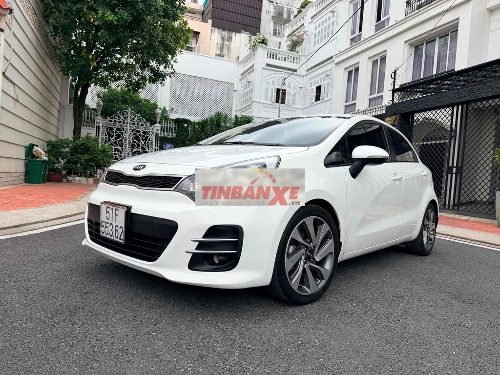 Kia Rio 1.4 AT Hatchback 5 chỗ 2015 Hàn Quốc