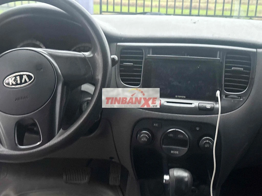 Kia Rio 1.6AT Bạc
