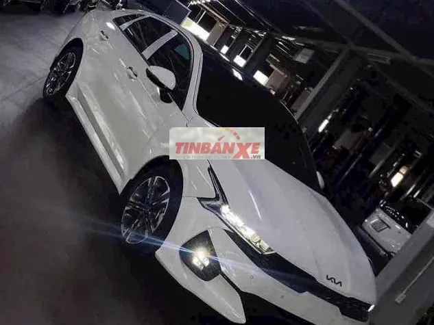 KIA K5 Sedan Trắng 5 chỗ
