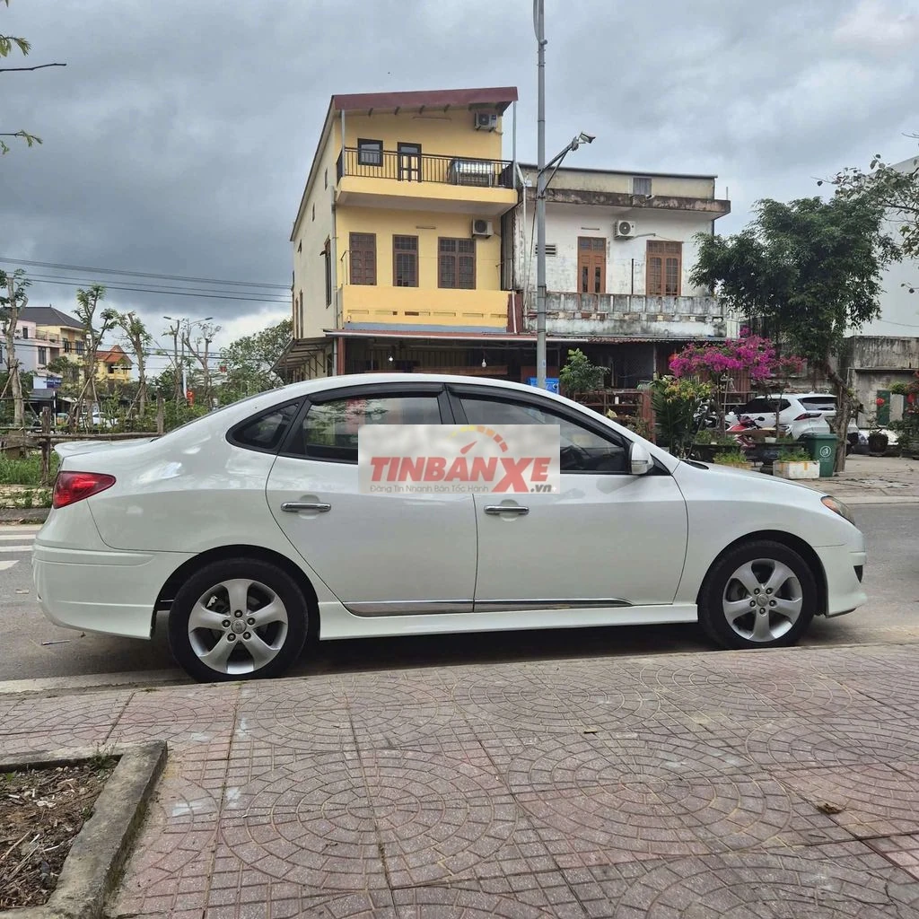 Hyundai Avante AT 2011 Trắng