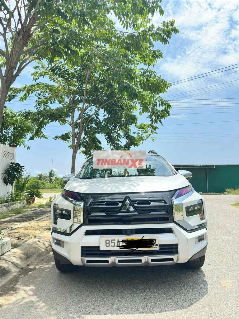 Mitsubishi Xpander Cross 7 chỗ Trắng 31.000 km
