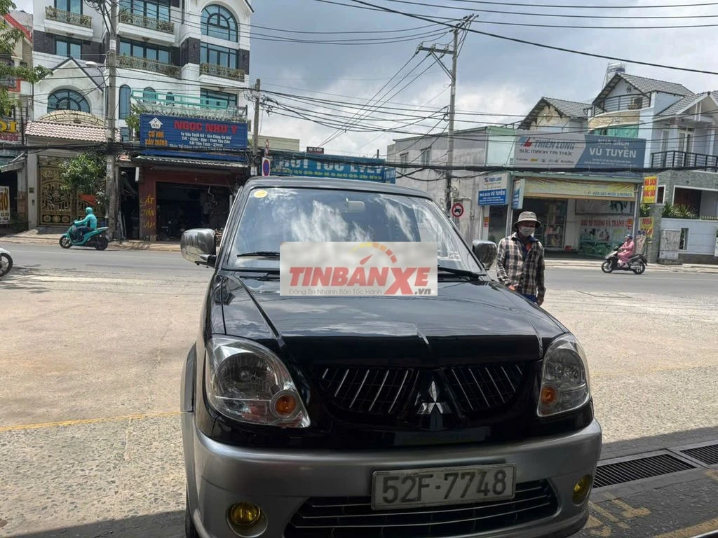 Mitsubishi Jolie 2004 Đen 161385 km
