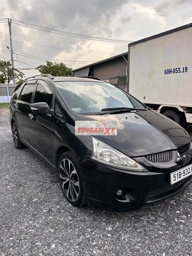 Mitsubishi Grandis 2005 Đen Tự động 7 chỗ
