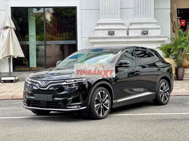 VinFast VF8 Plus 2026 Đen 9000 km
