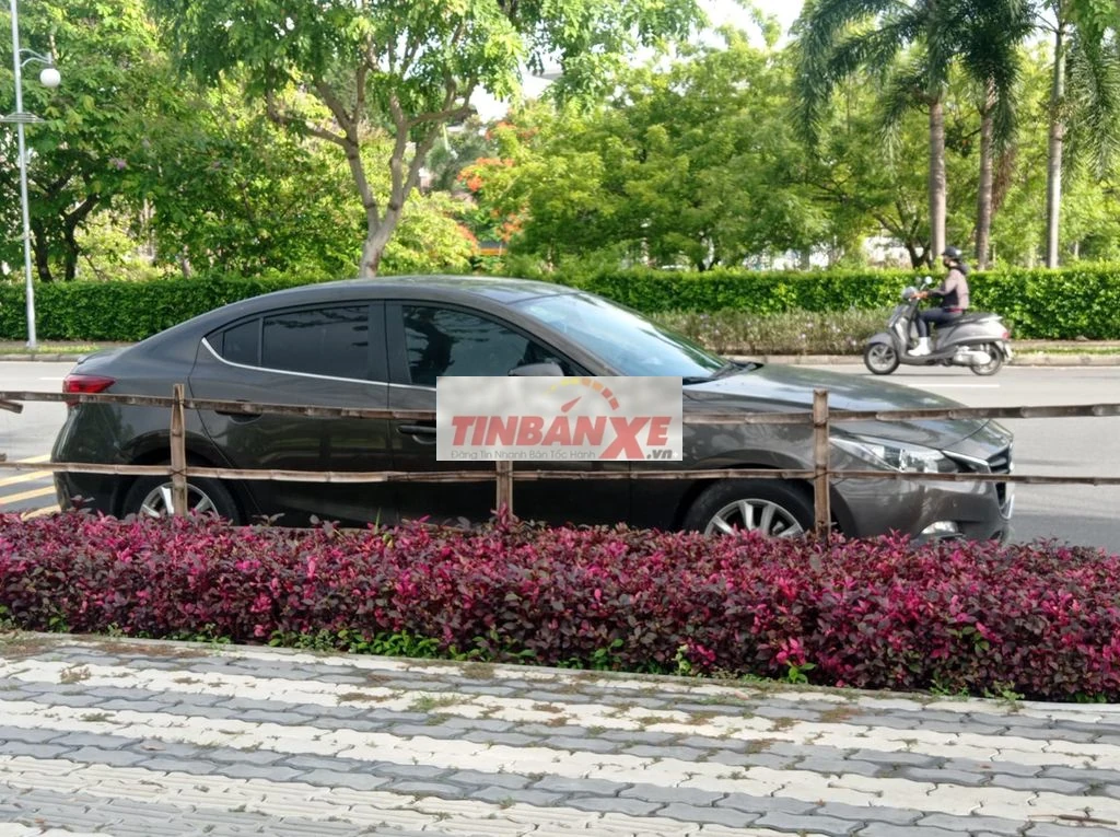 Mazda Mazda 3 2016 Xám 69000 km