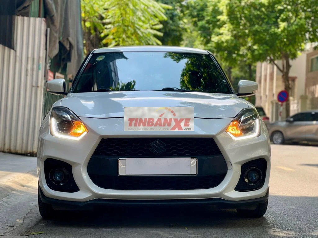Suzuki Swift GLX 1.2AT 2019 Trắng 68000 km