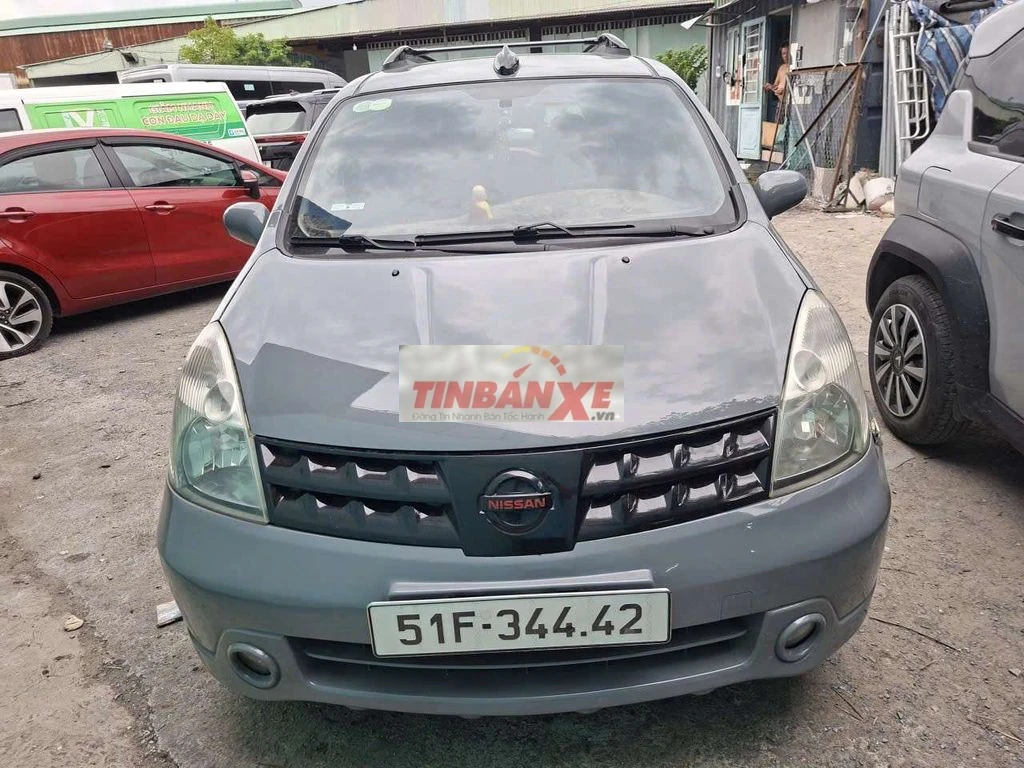 Nissan Livina 2011 Tự động Xám