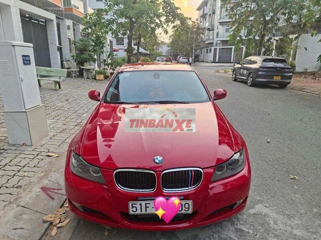 BMW 320i 2011 đỏ