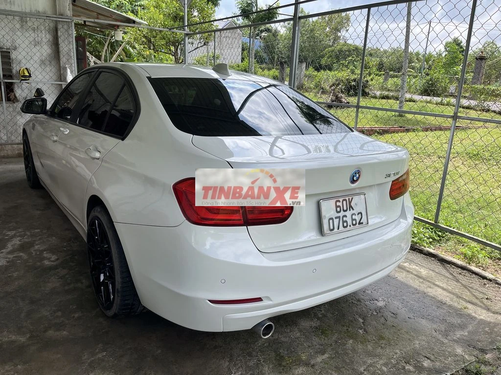 BMW 320i 2013 Trắng 131.304 km giảm 327