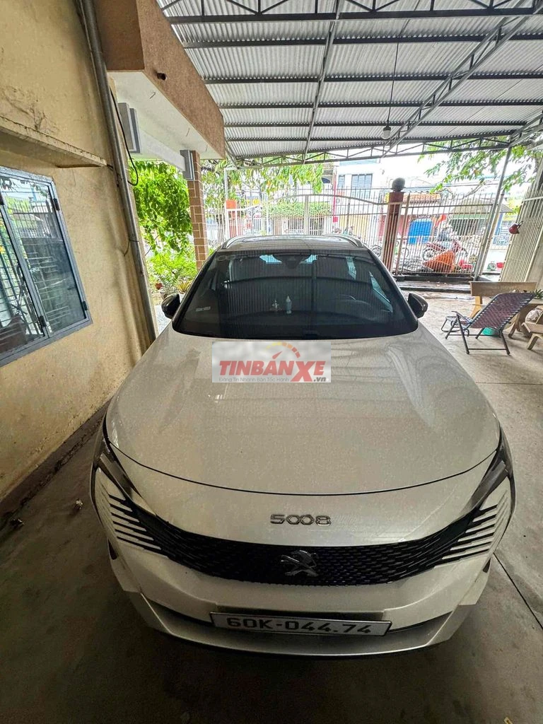 Peugeot 5008 SUV 7 chỗ Trắng