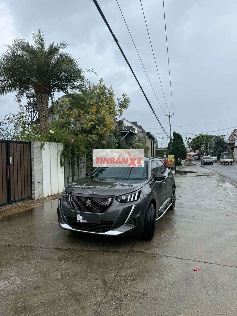 Peugeot 2008 GT Line 2022 11000 km Xám