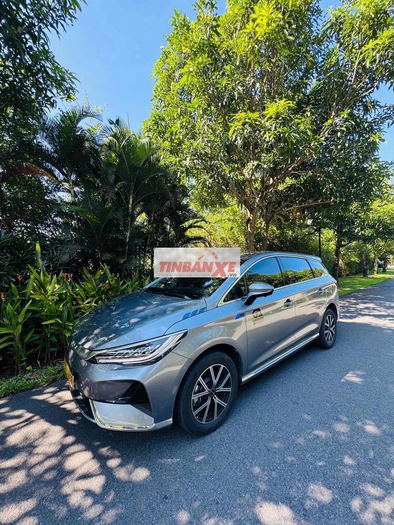 BYD M6 MPV 2025 xám 55.000 km