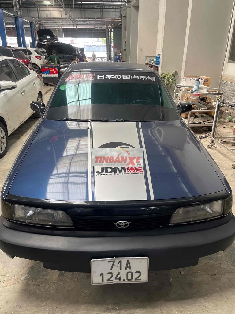 Toyota Camry Xanh Số sàn 5 chỗ