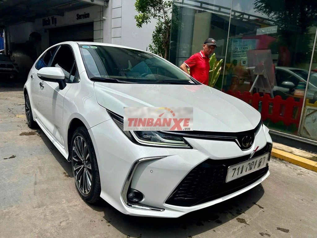 Toyota Corolla Altis 1.8V 2024 Trắng 70.800 km