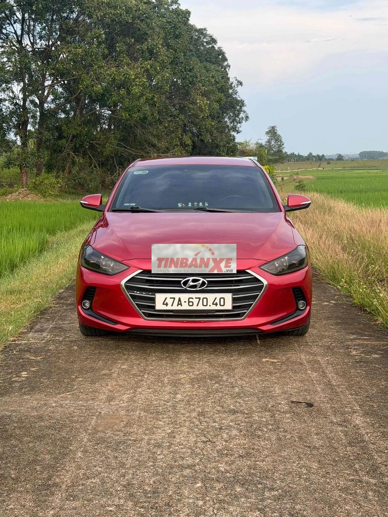Hyundai Elantra 2019 Số sàn Đỏ