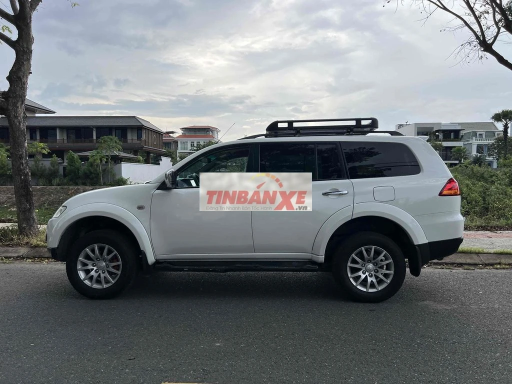 Mitsubishi Pajero Sport 2012 Trắng Tự động