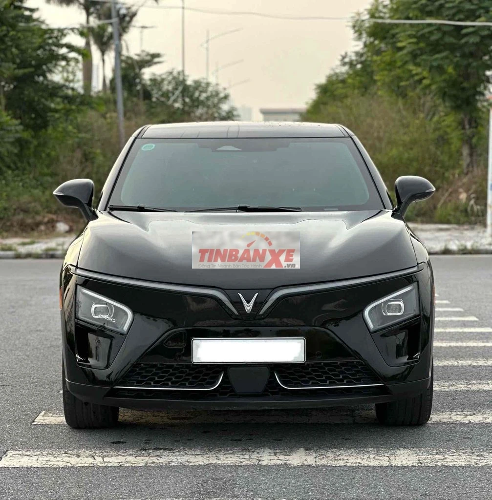 VinFast VF7 Đen 2026 7000km