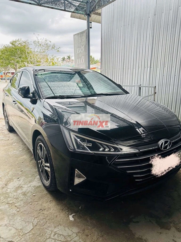 Hyundai Elantra 2019 1.6 cửa nóc Đen
