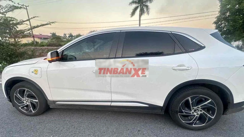 VinFast VF8 ECO 2023 Trắng