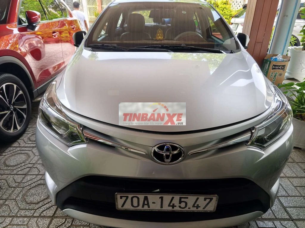 Toyota Vios Số sàn Bạc Zin 92%