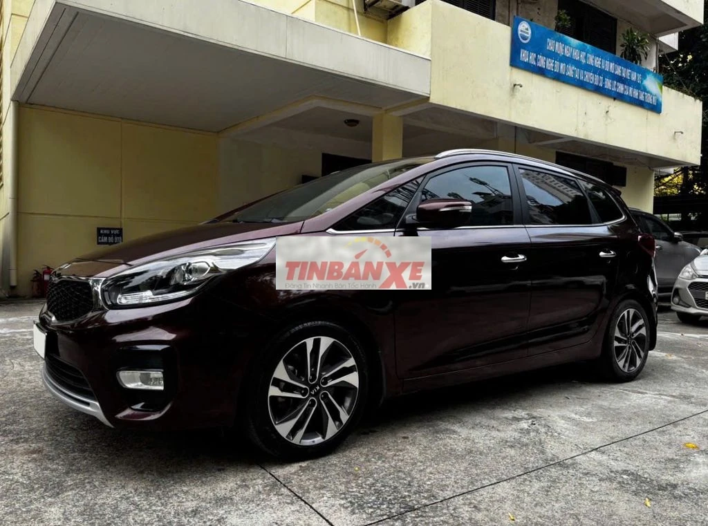Kia Rondo 2017 - GAT, số tự động Đỏ mận 69.000 km