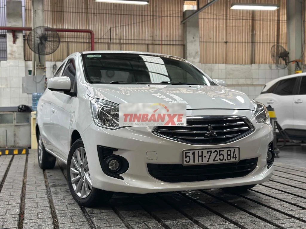 ATTRAGE Số sàn / Trắng 2019 /Chính chủ đi gia đình