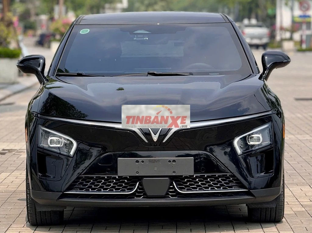 Vinfast VF7 Plus 2026 2 cầu 6000 km Điện