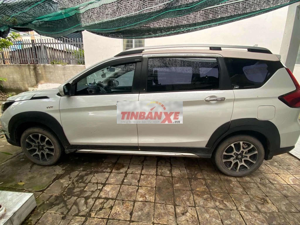 Suzuki XL7 GLX AT 2023 Trắng 7 chỗ