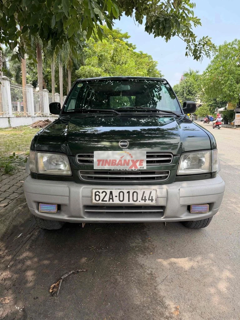 Isuzu Trooper 2002 Xanh 7 chỗ