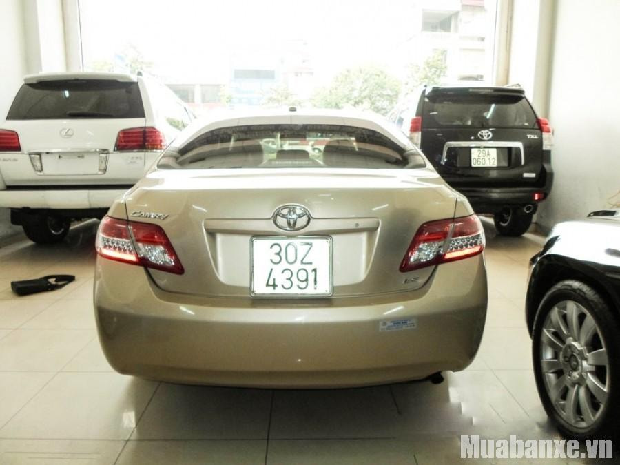 duoi xe toyota camry 2010 tinbanxe vn