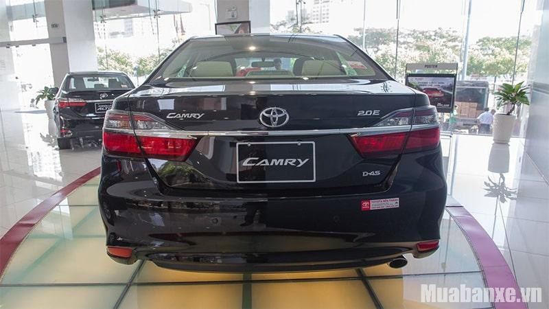 duoi xe toyota camry 2018 tinbanxe vn
