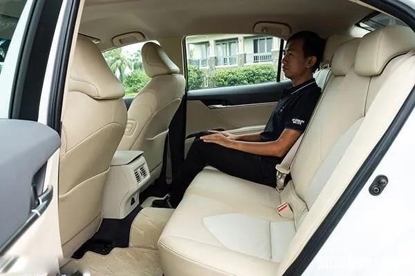 he thong ghe ngoi tren toyota camry 2020 tinbanxe vn
