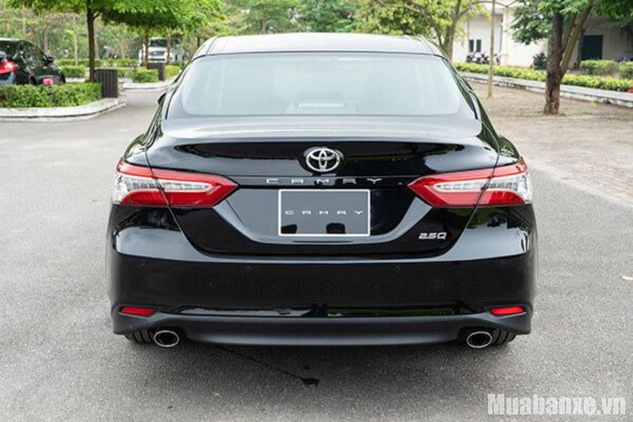 duoi xe toyota camry 2021 tinbanxe vn
