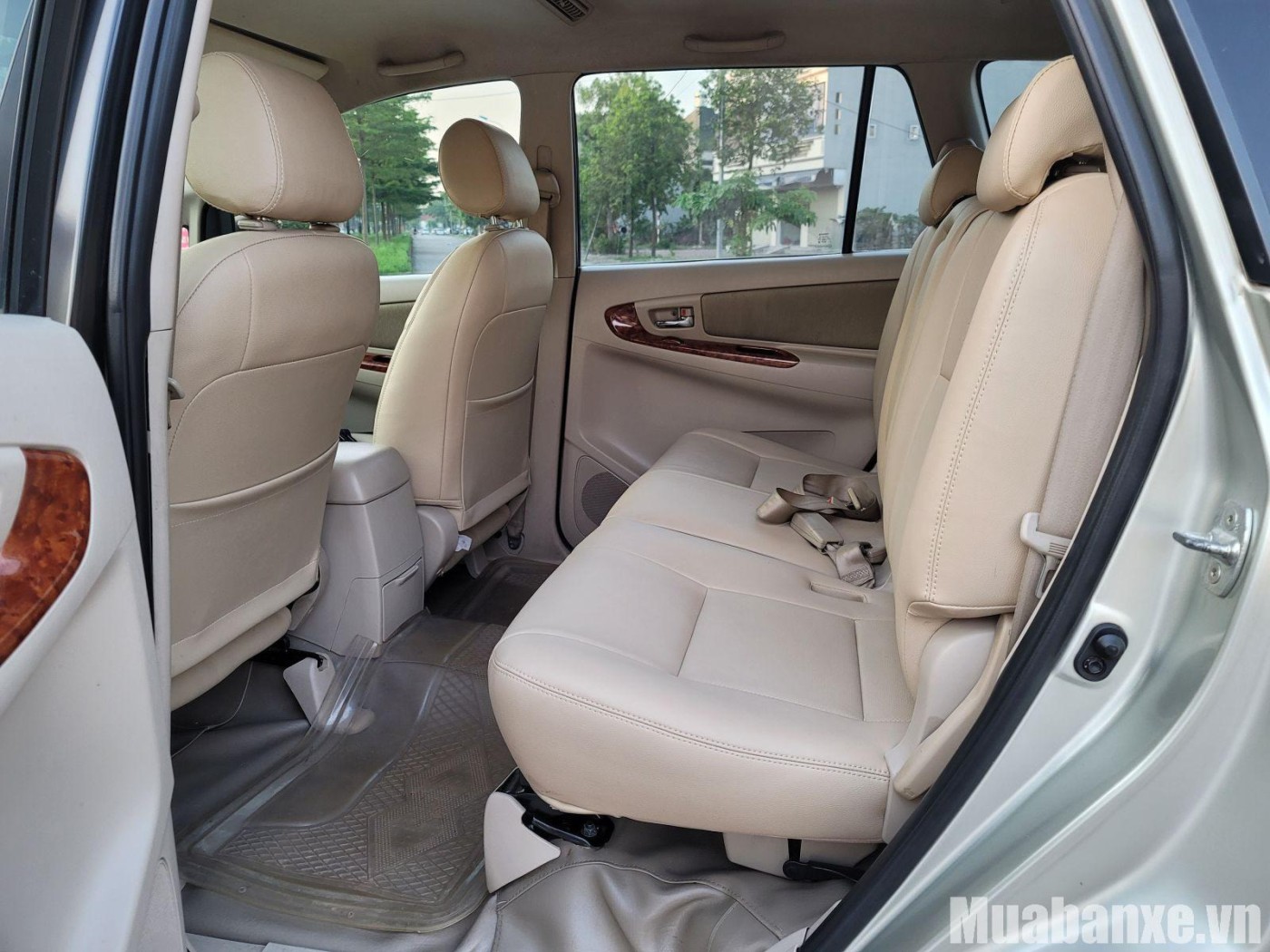 ghe hanh khach tren xe innova 2008 tinbanxe vn